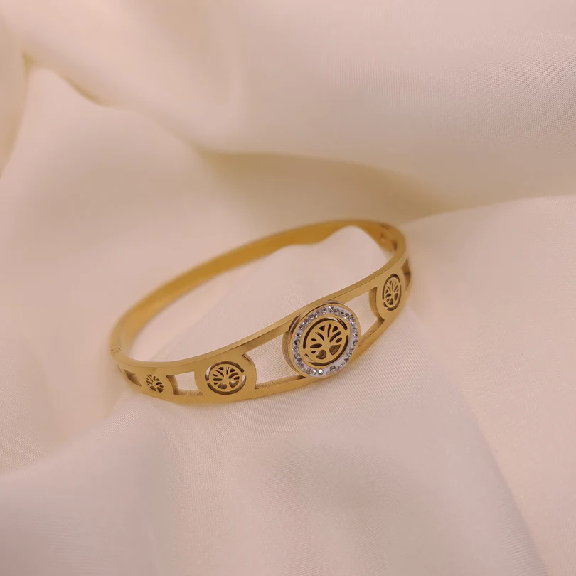 Elegant Stainless Steel Golden Bracelet for GirlsWomen Elegant Stainless Steel Golden Bracelet for Girls/Women - Image 1